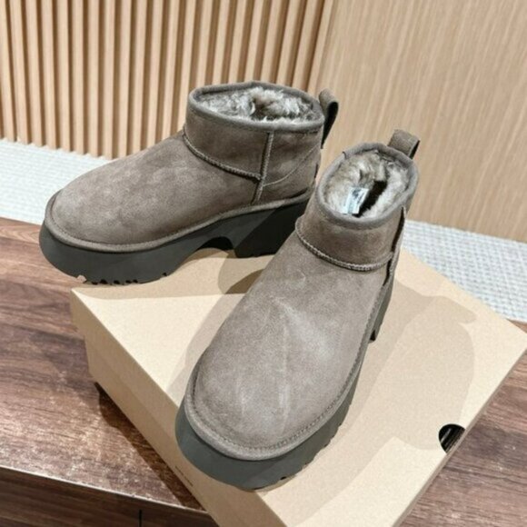UGG Classic Ultra Mini New Heights Boot - Picture 4 of 9